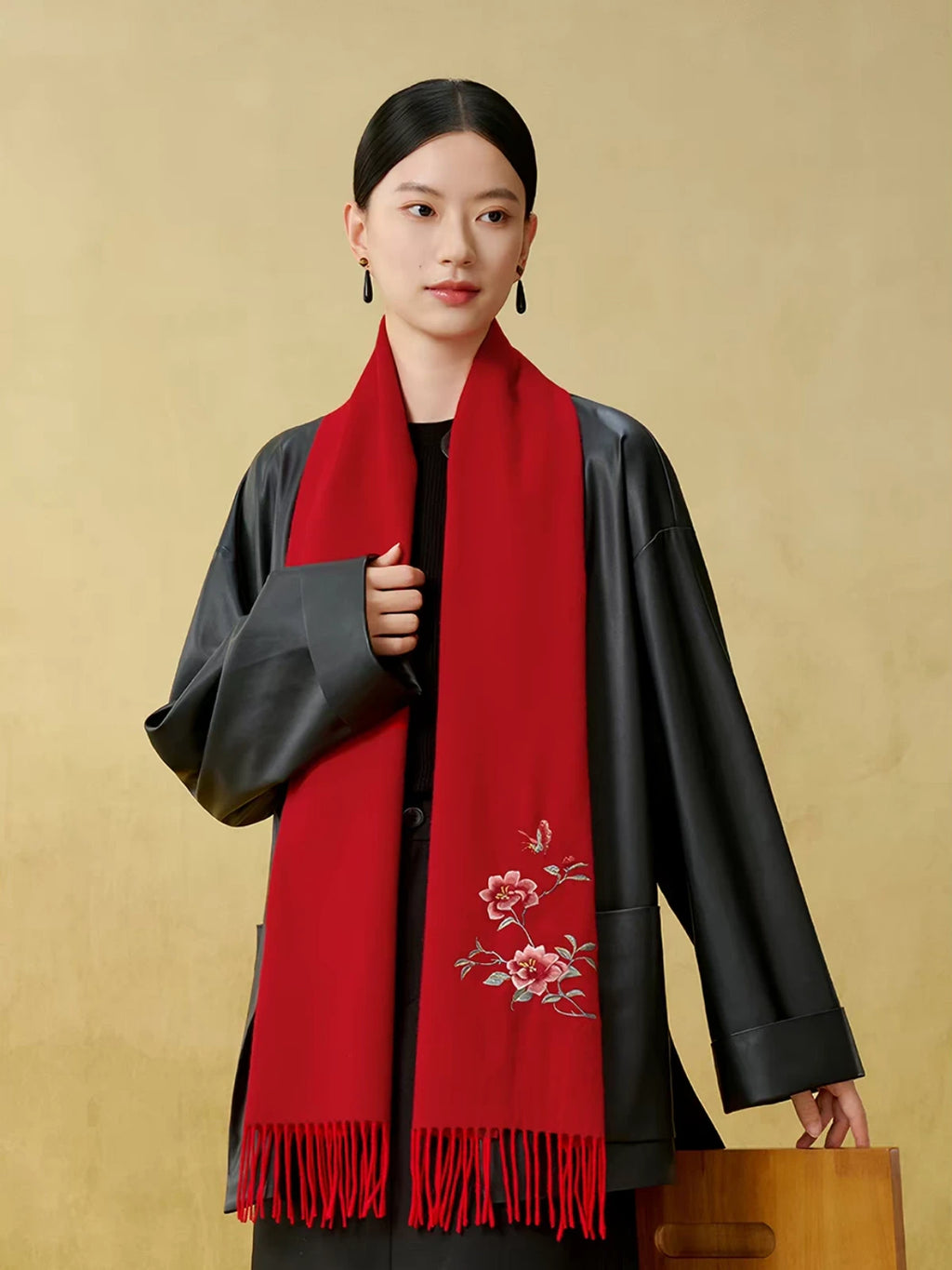 Thickened Warm Embroidered Sheep Wool Scarf